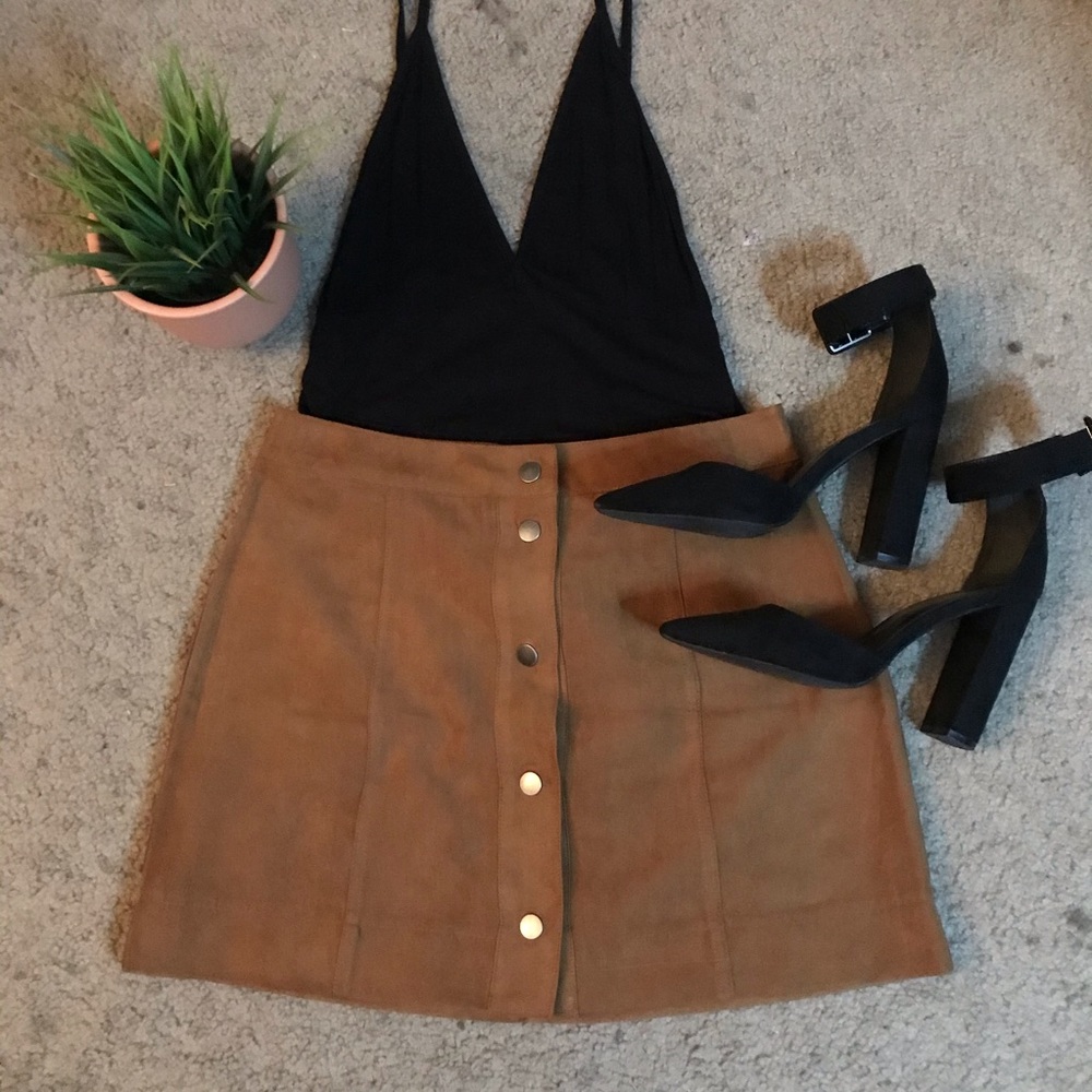 NWT chestnut brown suede skirt